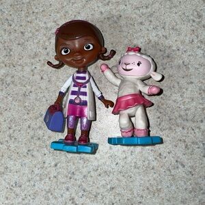 5 for $25 ❄️ Doc McStuffins and‎ Lambie figurines.